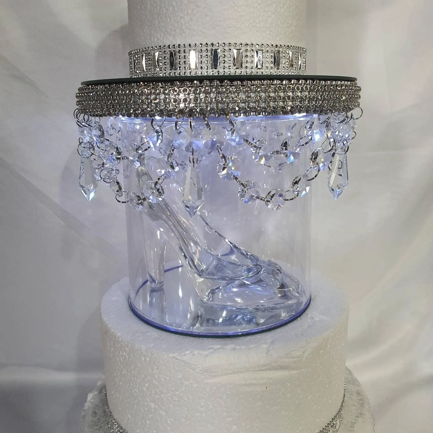 Glass slipper cake separator, glass shoe, LED wedding cake divider chandelier shoe cake stand by Crystal wedding uk